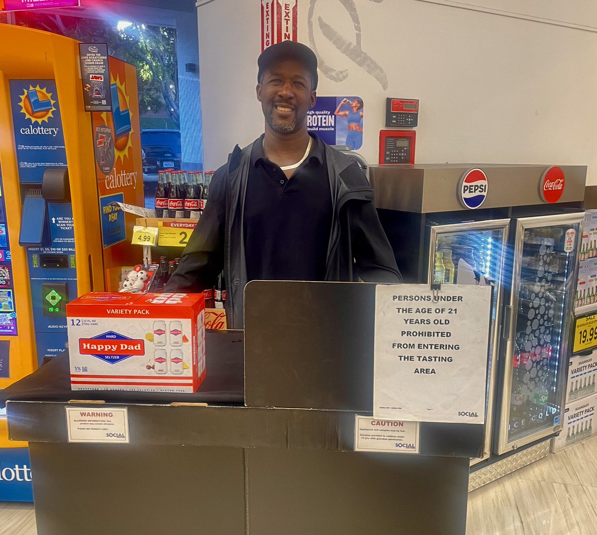 welivethisent's tweet photo. Hello from @RalphsGrocery #744 in Pasadena. I am sampling @happydad  seltzers, which are gluten free and contain only 100 calories. Grab a pack for the low with your Ralph’s card. I will be here until 8pm!
@SocialSampling https://t.co/fpWiykRYyF