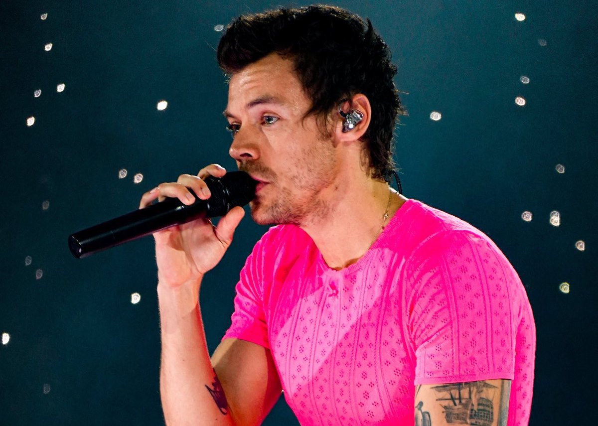 iluvstylss's tweet photo. jamás duden de que es el hombre más hermoso y con la sonrisa y los ojos más preciosos, harry styles eres y serás el amor de nuestras vidas https://t.co/Df0nmdPT2O