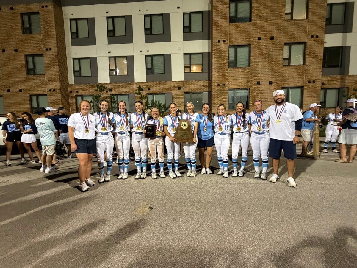 LakeCreek_SB's tweet photo. 🚨SOFTBALL CAMP STARTS TUESDAY! 🚨 
Session 1: 8-10 AM 1st-4th graders 
Session 2: 10:30-12:30 5th-9th graders https://t.co/95gINm0QSx