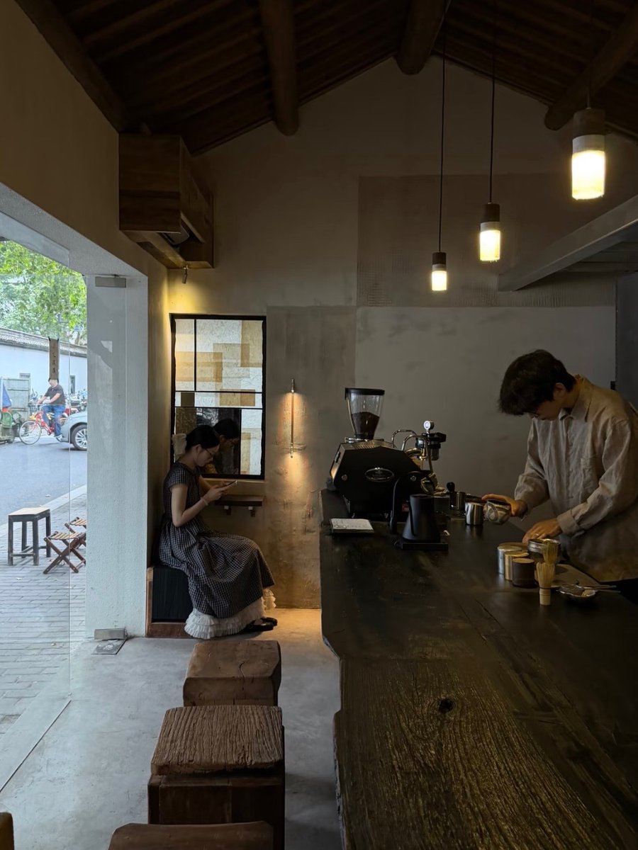 noorielova's tweet photo. Here's how to get that perfect cafe vibe in your photos, plus a moody filter.
📱iphone17pro
•Exposure: -18
•Brilliance: -10
•Shadows: -8
•Contrast: +8
•Highlights: +12
•Sharpness: +20
•Clarity: +15 https://t.co/e848ySFnQI