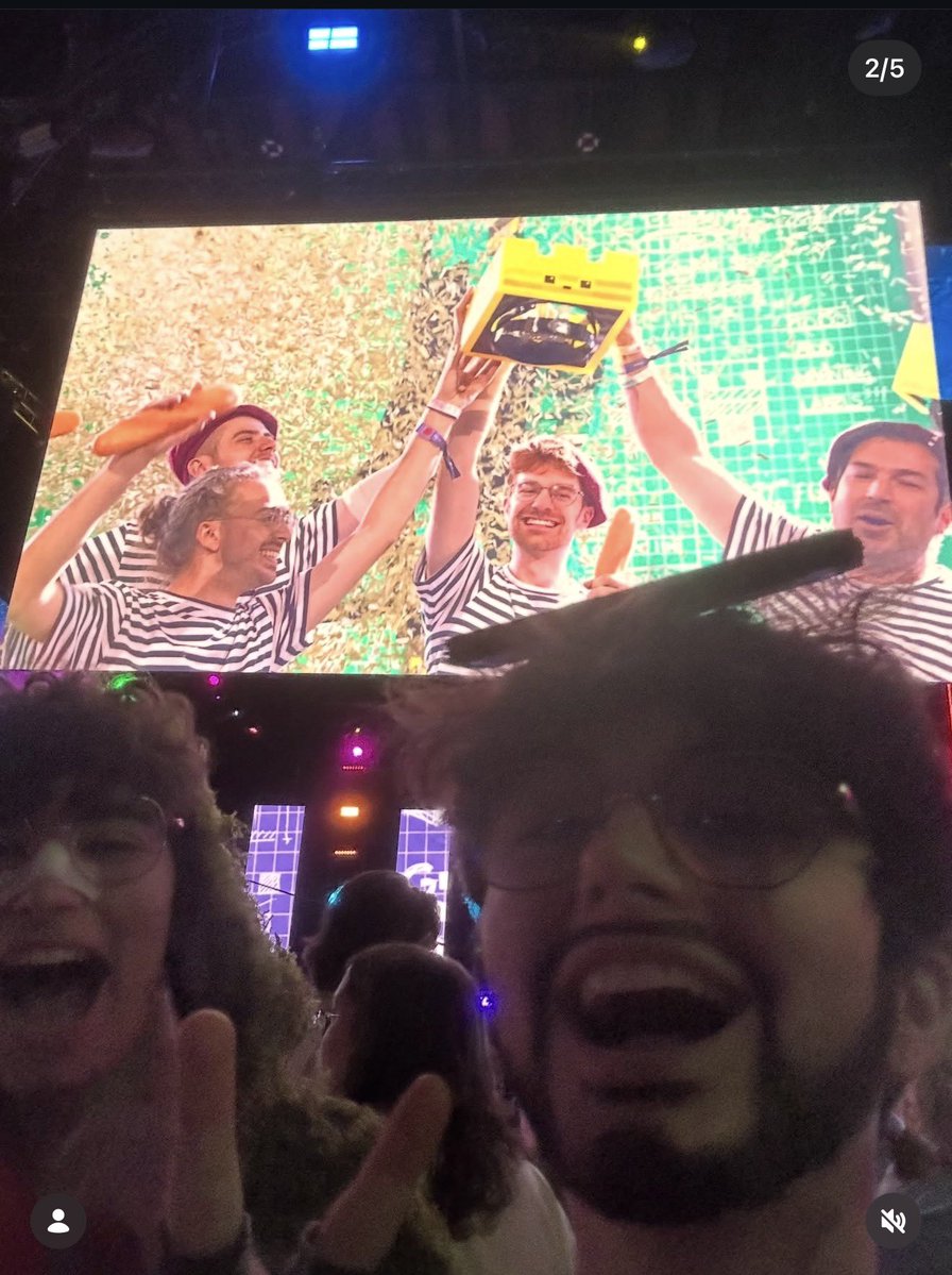 Shadoune666's tweet photo. Campeones del MCC en francés 🏆🇫🇷
Más fotos insanas

Créditos a  @Selie_cos por la primera foto y @TheOrionSound por la segunda https://t.co/KzuMrEh7DD