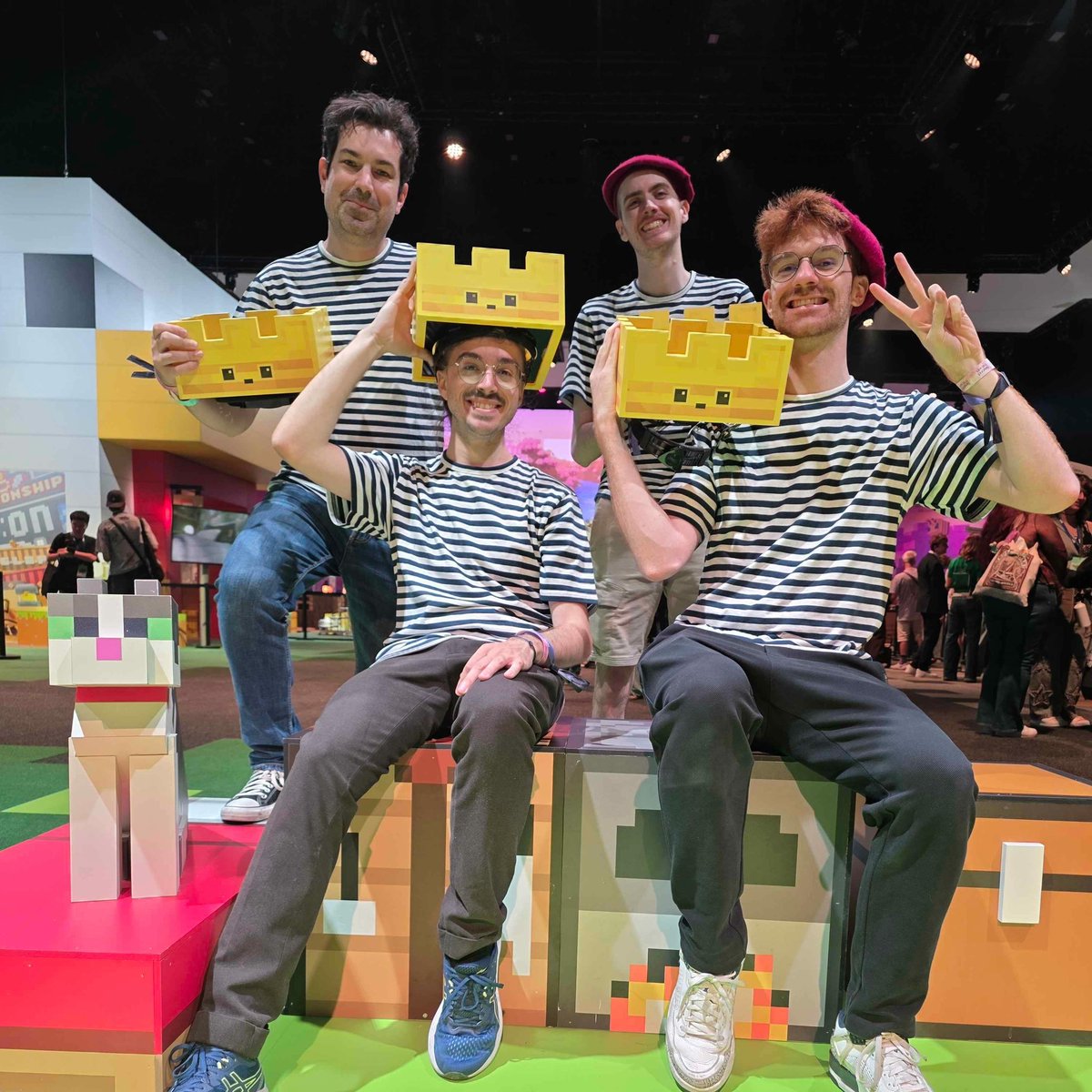 Shadoune666's tweet photo. Campeones del MCC en francés 🏆🇫🇷
Más fotos insanas

Créditos a  @Selie_cos por la primera foto y @TheOrionSound por la segunda https://t.co/KzuMrEh7DD