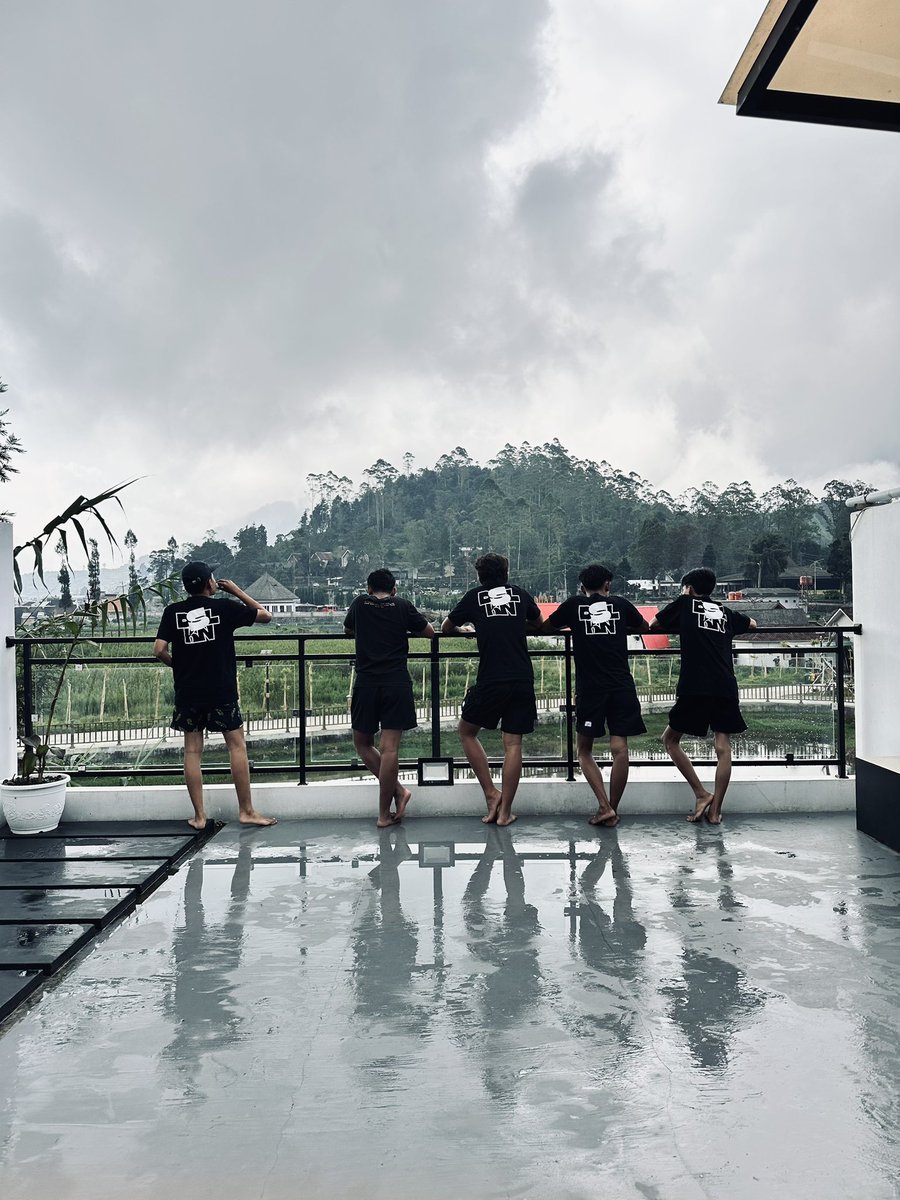 Ejaak24's tweet photo. Dslkn camp~ dieng, central java https://t.co/720eVwIWI5