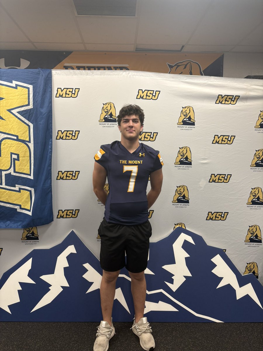 DavidB88129's tweet photo. Thank you @CoachLittle7 @CoachHopperton for having me Thursday for an official visit! And thank you for giving me my first official offer! @MSJ_FB @HarrisonFBRec @c_huber5 @WildcatsOfHHS @drehage38 https://t.co/SYTUmncJmK