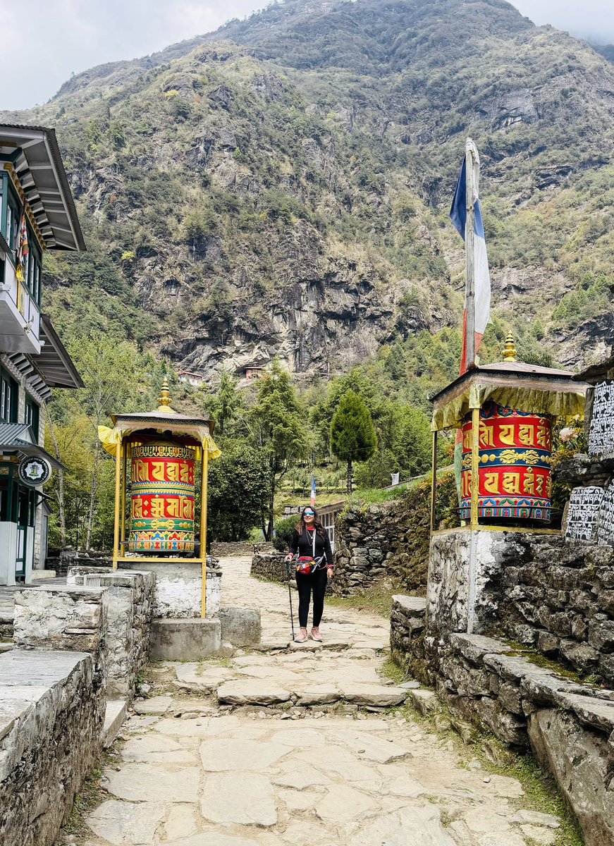 sonalgoelias's tweet photo. Let life keep taking you to the hidden gems unexplored ๐ธ
#MountainsLov
#EBCTrek ๐๏ธ
#HighAltitude
#EverestBaseCamp
#ChallengeYourOwnLimits https://t.co/PSWaz0YOhd