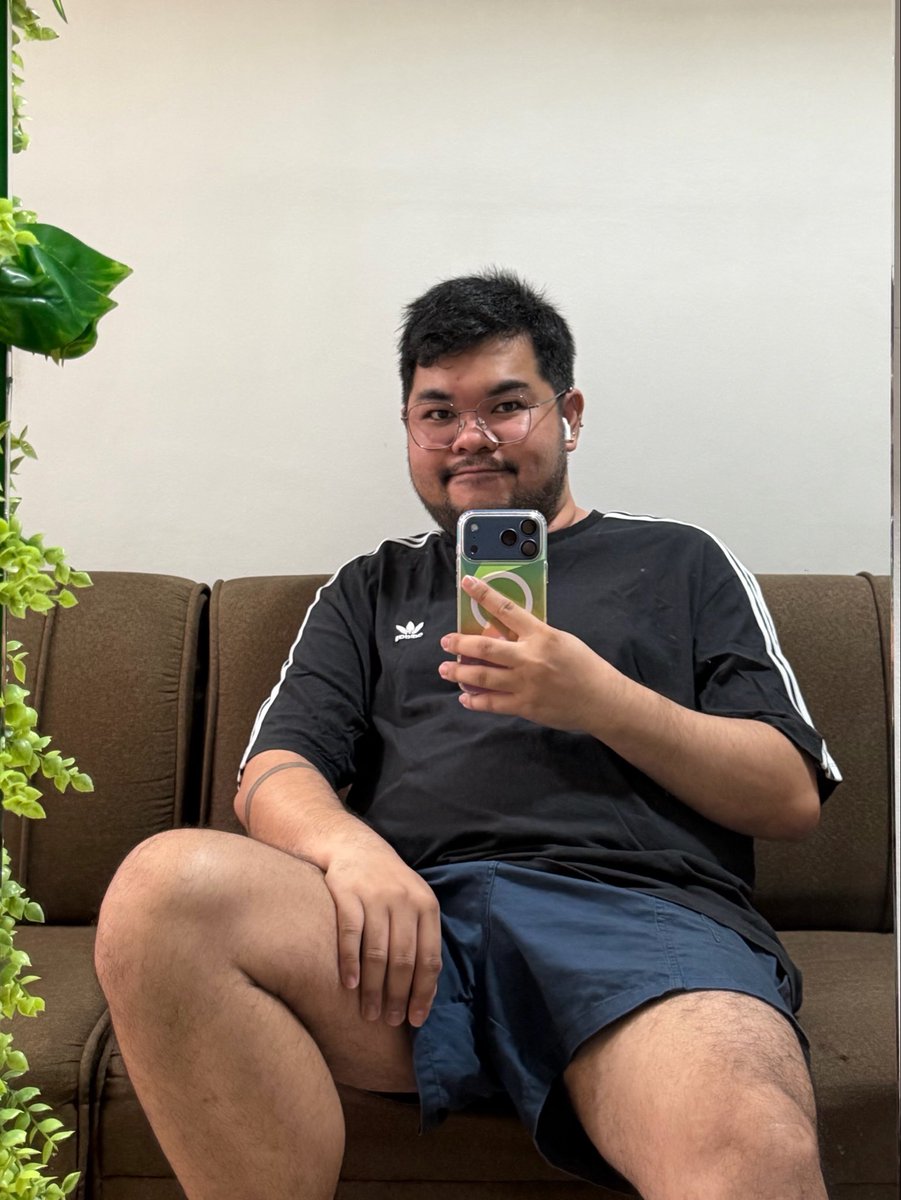 neojhe's tweet photo. Serving you big thighs and big…smile ☺️ https://t.co/w1UsHlHkC9