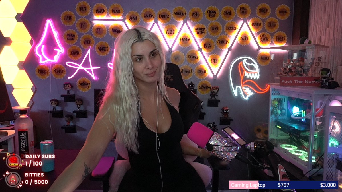 ItsAnniKaay's tweet photo. sunday vibes join up <3 https://t.co/icFJWCBF8Y 🪂🍑 https://t.co/0I8pDJjrc9