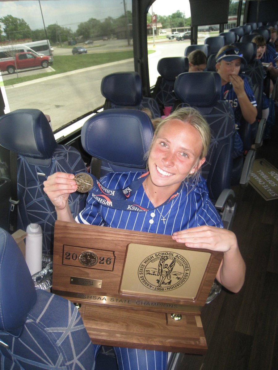 LattemanCharlee's tweet photo. 6A STATE CHAMPS!! So extremely proud of my teammates and how we battled through it all!! What a way to go out…#signingout @GardnerSoftball @KSHSAA @GEHSAthletics @GoJacksSoftball @KCRebels18N @KristinaMcSwee6 @JoshBertke https://t.co/namxsRCIn5