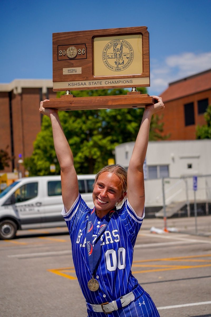 LattemanCharlee's tweet photo. 6A STATE CHAMPS!! So extremely proud of my teammates and how we battled through it all!! What a way to go out…#signingout @GardnerSoftball @KSHSAA @GEHSAthletics @GoJacksSoftball @KCRebels18N @KristinaMcSwee6 @JoshBertke https://t.co/namxsRCIn5