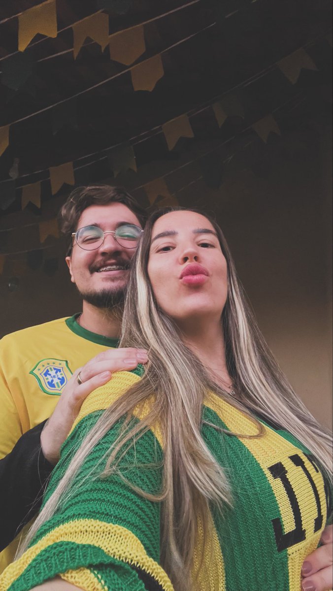 beelasousa's tweet photo. 🇧🇷 conseguimos reunir eles em casa pra assistir um jogo juntos pelo menos 💚💛 que dia especial!!! https://t.co/p1DkHGy9y2