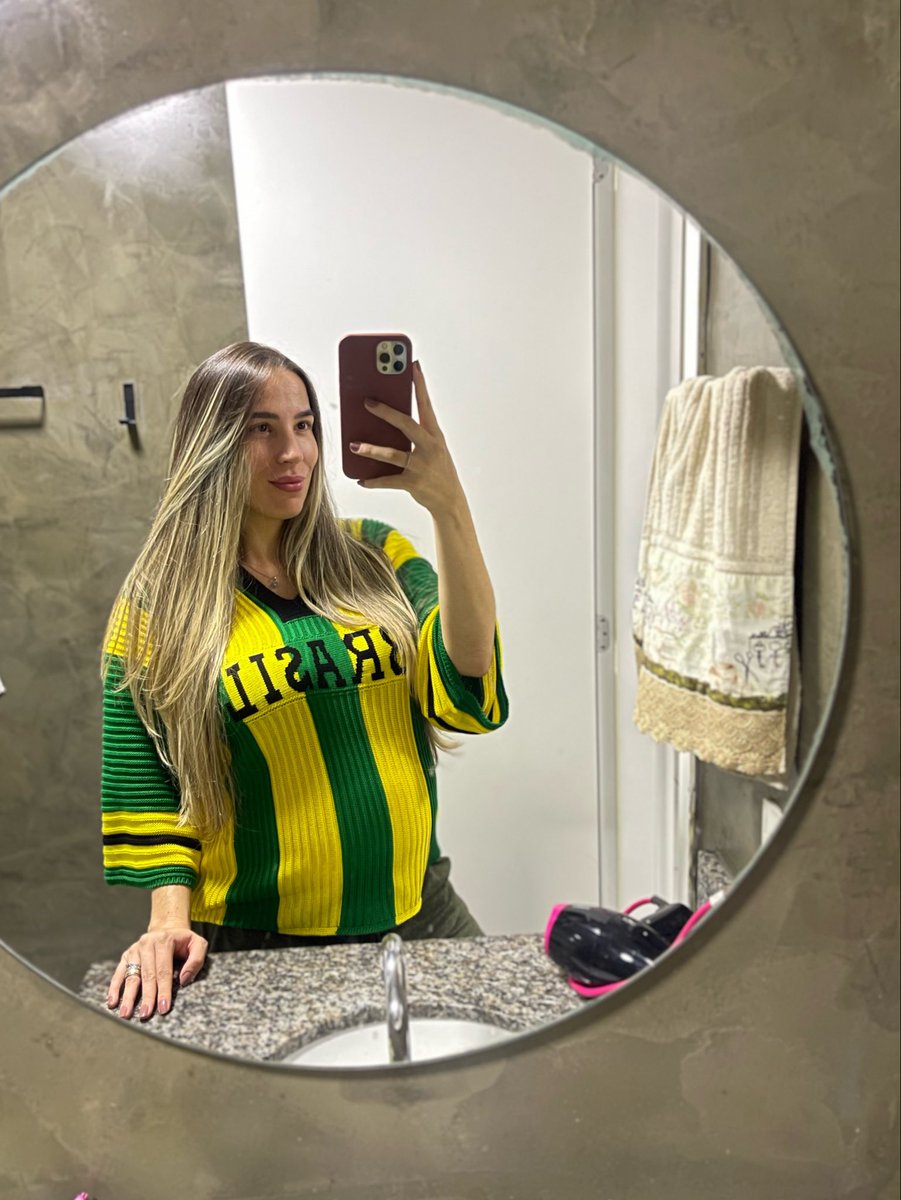 beelasousa's tweet photo. 🇧🇷 conseguimos reunir eles em casa pra assistir um jogo juntos pelo menos 💚💛 que dia especial!!! https://t.co/p1DkHGy9y2