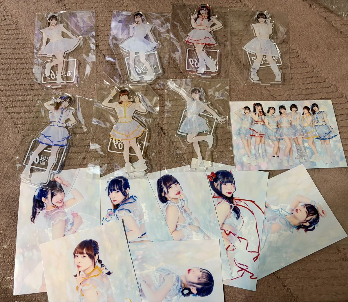 お届け物の中身は・・・ 道玄坂69さんの、 新衣装のアクリルスタンド