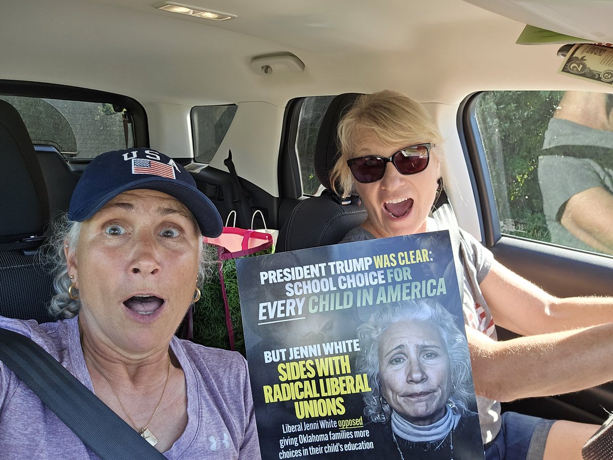 ROPEreport's tweet photo. Cutting up while setting some signs and knocking some doors.  What? You think these country girls can't pound some stakes!?  Here's the thing about me (and Kelly!) - we'll just outwork, outlast and generally outperform your expectations - it's just the way we're built... https://t.co/S9clEfyMDt