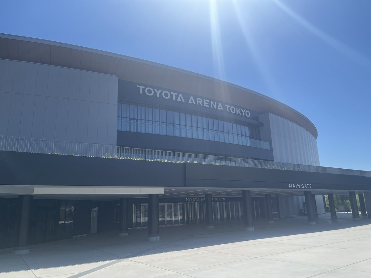 yoshi_chihiro's tweet photo. 本日は『アルバルク東京』のホーム
TOYOTA AREANA TOKYOに来ています‼️

ワンキャリア 炎の就活体育祭
『スタジアムDJ &amp; 実況』担当いたします🔥
オープニングは持参のバッシュを履いて👟 https://t.co/pwNg9JLiDl