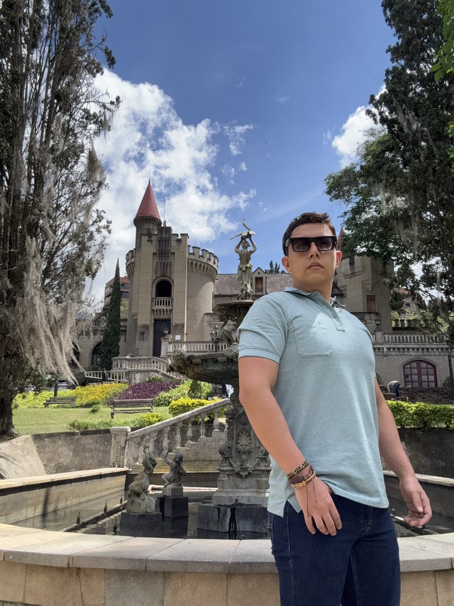 Jhonny_Solis's tweet photo. Que chimba! 🇨🇴 Un viaje para recordar siempre. ❤️ #Medellín https://t.co/1kO9YPSKms