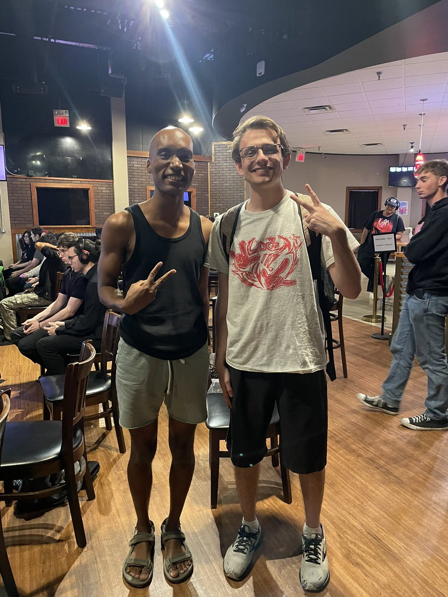 KerbexSSB's tweet photo. Was in Florida last week and stopped by a local, luckily didn’t put MN on fraud watch by going 0-2, also met @Samsora_ which was sick cuz he’s not even from Florida he was just there too https://t.co/jZJZLMQjRa