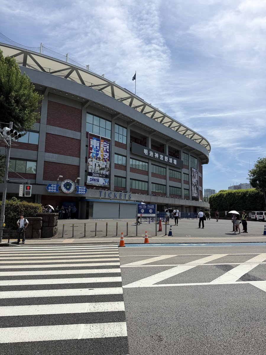 yogore's tweet photo. 神宮球場新人戦見に来たら早慶戦だった。 https://t.co/K3s7DD2rbw