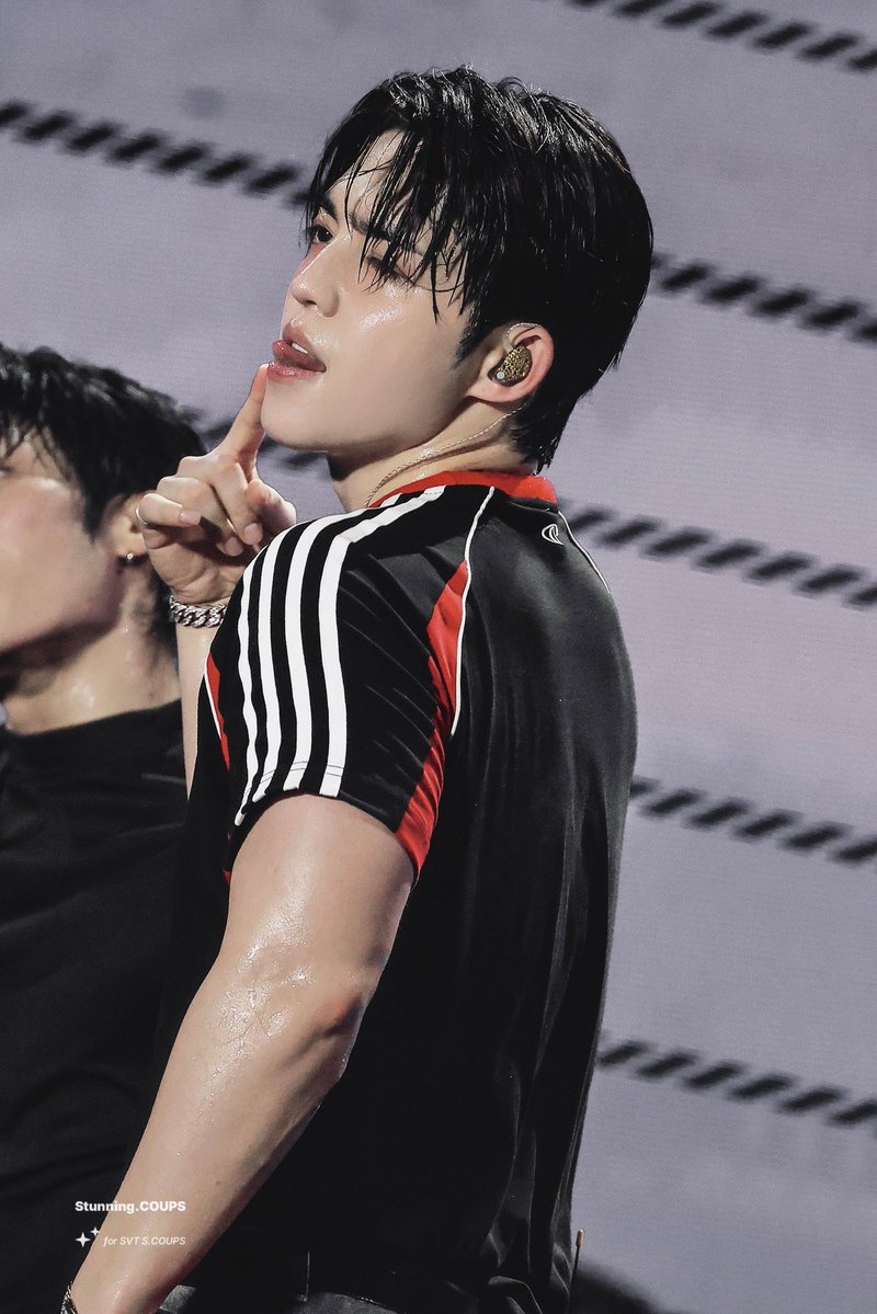 shua_enthusiast's tweet photo. “i want to show the sexiness of thirties" 😮‍💨 https://t.co/t6NXmFIyqL