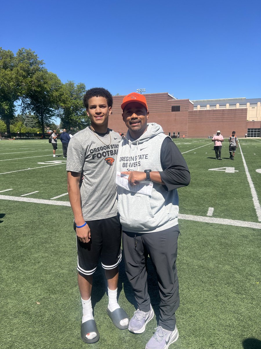 TahkaiSmith's tweet photo. After a great camp and conversation with @RickyBrumfield and @EronHodges I am grateful to announce I have received my first D1 offer from OSU! 
@WestviewCoach @KaseyCloss @teamlillard7on7 @jwinn_doit1 @BrandonHuffman @JordanJ_ @AndrewNemec @GregBiggins @adamgorney @flyguyhuey5 https://t.co/CoC7uEqMIH