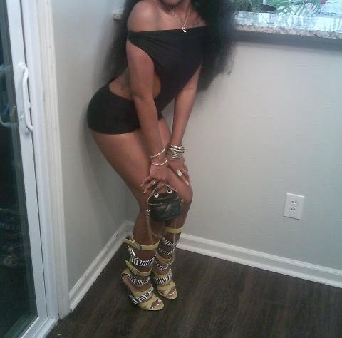 therealmsbankz's tweet photo. the heels overly nasty tbh https://t.co/nHqnF2r4oC