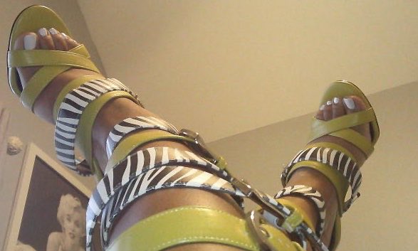 therealmsbankz's tweet photo. the heels overly nasty tbh https://t.co/nHqnF2r4oC