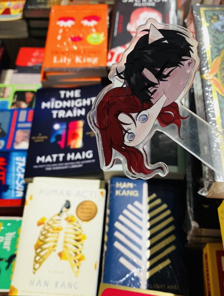 yarnandkitty's tweet photo. then I brought our Calypse couple to Kinokuniya!
They approved my *fave books selections, with Riftan affectionately public display!
*I own some of these books too.

#상수리나무아래 
#オーク樹のした 
#undertheoaktree
#橡树之下 https://t.co/nFJsOY6Zih