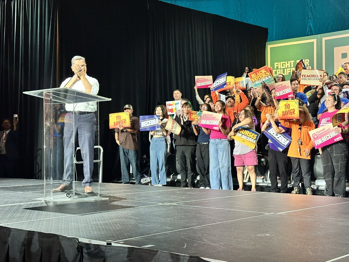 Barnini's tweet photo. In Long Beach, Xavier Becerra held his final campaign rally before Tuesday’s primary. @XavierBecerra @dcexaminer #cagov #primary https://t.co/DWpkQUXHje