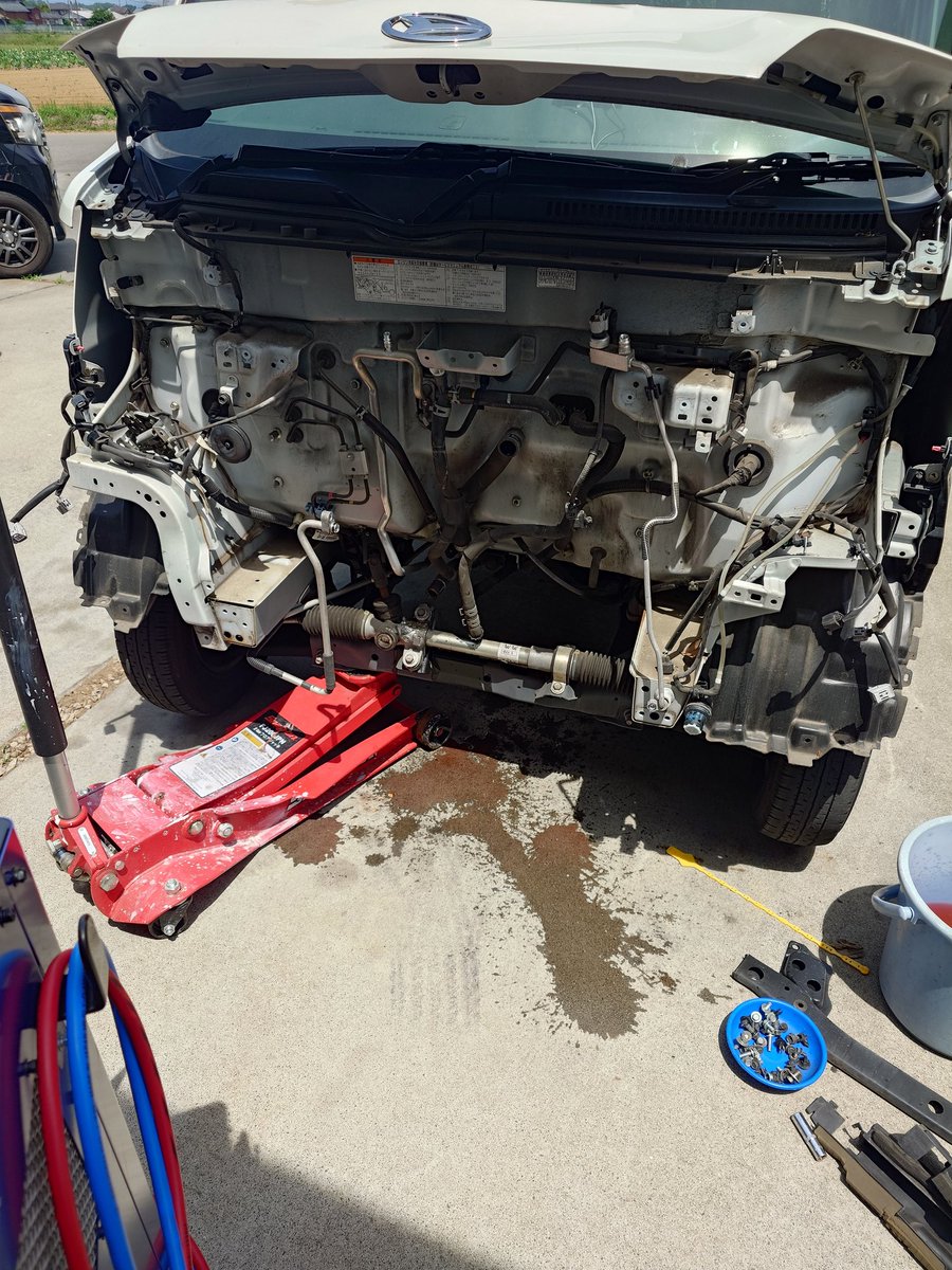 jzx100trdsport's tweet photo. コレ🤔

前まわり鈑金😂

#鈑金塗装
#ハイゼット
#S321V https://t.co/2XGlKNgS5f