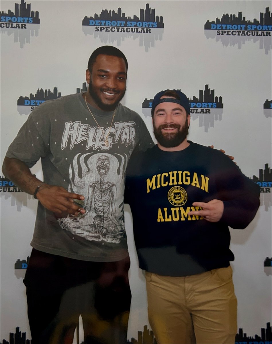 logancook134's tweet photo. @Big8DMoore The man himself https://t.co/r9trGyZrIb