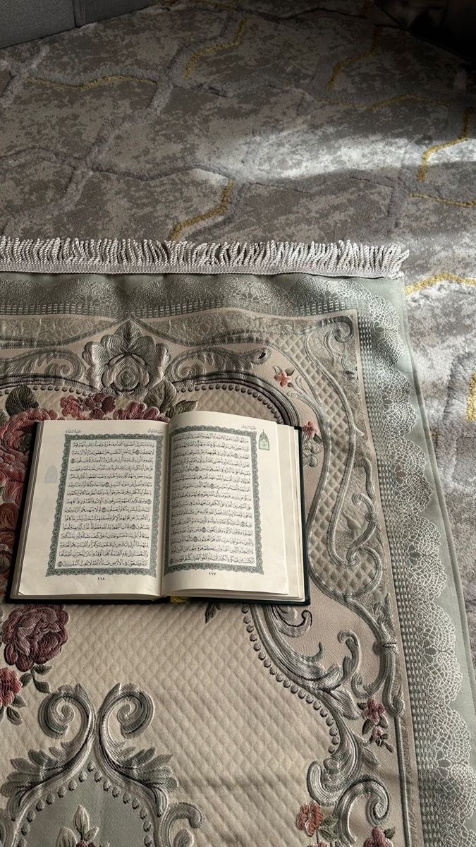 AMALID_H's tweet photo. ١ | يونيو 

يا واسِع الرحماتِ 
أبرِد على صدرِي أمرًا 
أنت تعلمُهُ و أرجُوهُ
#آمين

؛
؛
؛

#صباح_آلخيــــر
#قهوة_الصباح
#قمر_الليله
#صباحيات
#دعاء https://t.co/pfzQC9hXDY