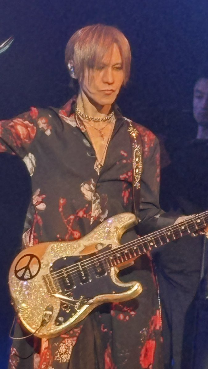 ino_LS_ryu's tweet photo. 2026.5.29 秦野　杉様②
どの曲か忘れたけど歌ってたら（スレイブターンの時）杉様と目が合って「うん」って頷いてくれたのも良き思い出🤩🫶

 #LUNAPIC
#LUNASEA
#SUGIZO
#秦野 https://t.co/ZpEpn2hZuo