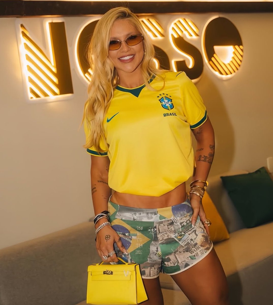 rindocasal's tweet photo. 🚨No país que mais m-ta mulheres, milhões de pessoas assistiram em rede nacional, vários homens agredind* verbalmente uma mulher. Será que ninguém parou para pensar nisso? 🥹 https://t.co/Caa8hXLbLo