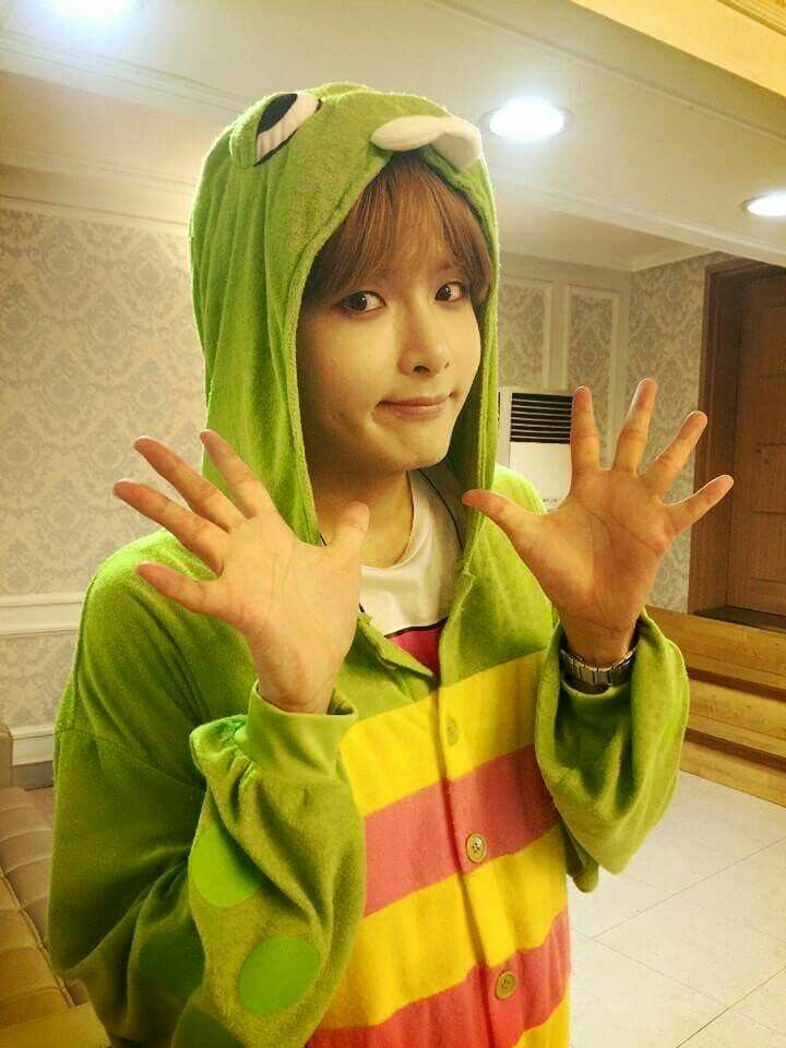 daily_ryeowook's tweet photo. #려욱 #령구 #RYEOWOOK 
#リョウク #厉旭 
#슈퍼주니어 #SUPERJUNIOR https://t.co/C8YGGsfrst