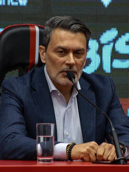 gabrielfuh_'s tweet photo. São Paulo não vence um jogo do Brasileirão desde abril. 

Conquistou somente nove pontos nos últimos 75 dias.

Brigava pela liderança do campeonato e hoje só tem cinco pontos de vantagem pro Z4.

Parabéns Rui Costa pela maior burrice já vista na história do futebol brasileiro.

E sendo sincero, burrice na melhor das hipóteses, né?