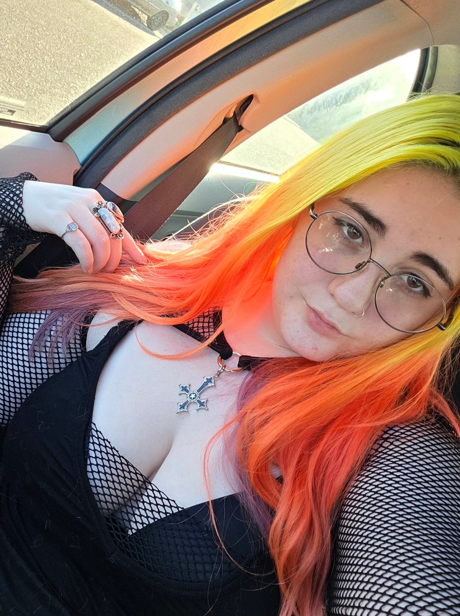 GoddessRubySage's tweet photo. Im too hot not to spoil 🤑hand it over simp #findom #gothgirl https://t.co/t1bsYXD0wK