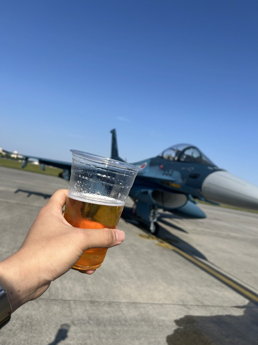 ryu3303's tweet photo. #５月を写真４枚で振り返る
友だちとスーパーGT
従兄弟結婚式
鎌倉
横田友好祭

オタク活動少なめ https://t.co/XKDhouDlN7