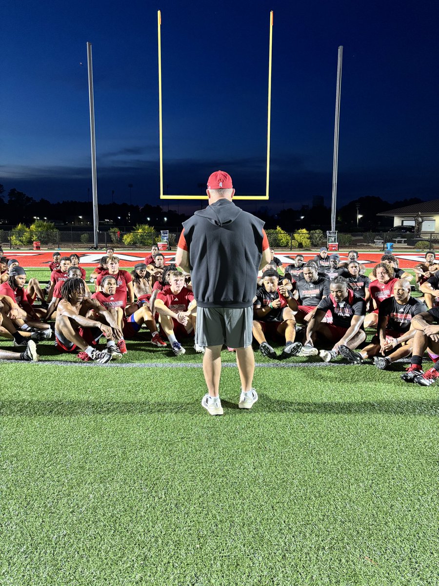 EMCCathletics's tweet photo. Welcome to the #FAM1LY… our 2026 football Lions are now Scooba residents. #PR1DE #NCWH https://t.co/rwi7r57bZk