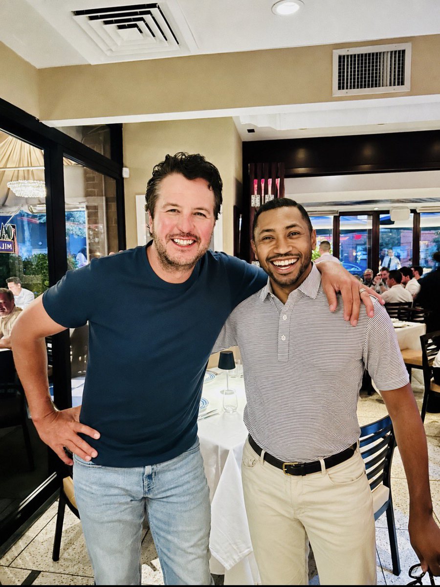 MarkWiltzGov's tweet photo. Ran into @lukebryan at dinner. A genuinely nice guy. We chatted about the incredible work he and his family are doing for families experiencing pediatric heart defects and Down Syndrome. Amazing work happening at the Brett Boyer Foundation. Every human life matters. https://t.co/Qtj8Guuu9t