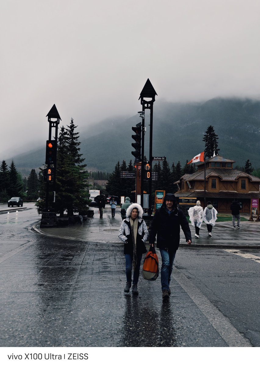 Ay_Ledris's tweet photo. "Random shots from Banff, Alberta, Canada." 🇨🇦☔
.
.
#vivox100ultra #shotonvivo #streetphotography #candidshots #banff #alberta #landscapephotography
.
@vivo_europe @Vivo_GLOBAL @Snapdragon https://t.co/TZHKP08X4H