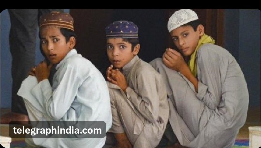 Sadhvi_prachi's tweet photo. सोशल मीडिया पर                             जमीन पर https://t.co/isqBGDz87t