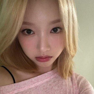 isonnoee's tweet photo. gowon t amo https://t.co/GK7S4gyYAv