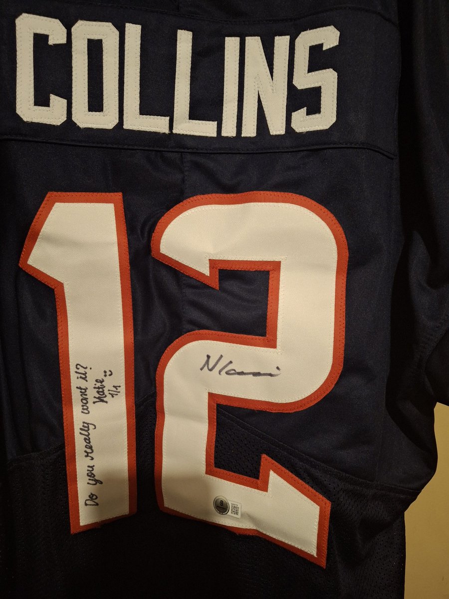 dolang5's tweet photo. @HoustonTexans Nico! Please answer this, can you tell me the story behind this autograph? https://t.co/fMOr1kBv79