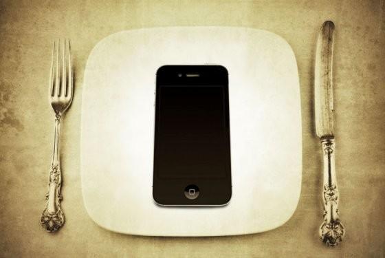 AmmousMD's tweet photo. The farther you are from devices, the less EMF exposure you receive.

-Keep phones off your body.
-Use speakerphone.
-Don't put laptops on your lap.
-No devices in the bedroom. https://t.co/TeWHYjm7m1