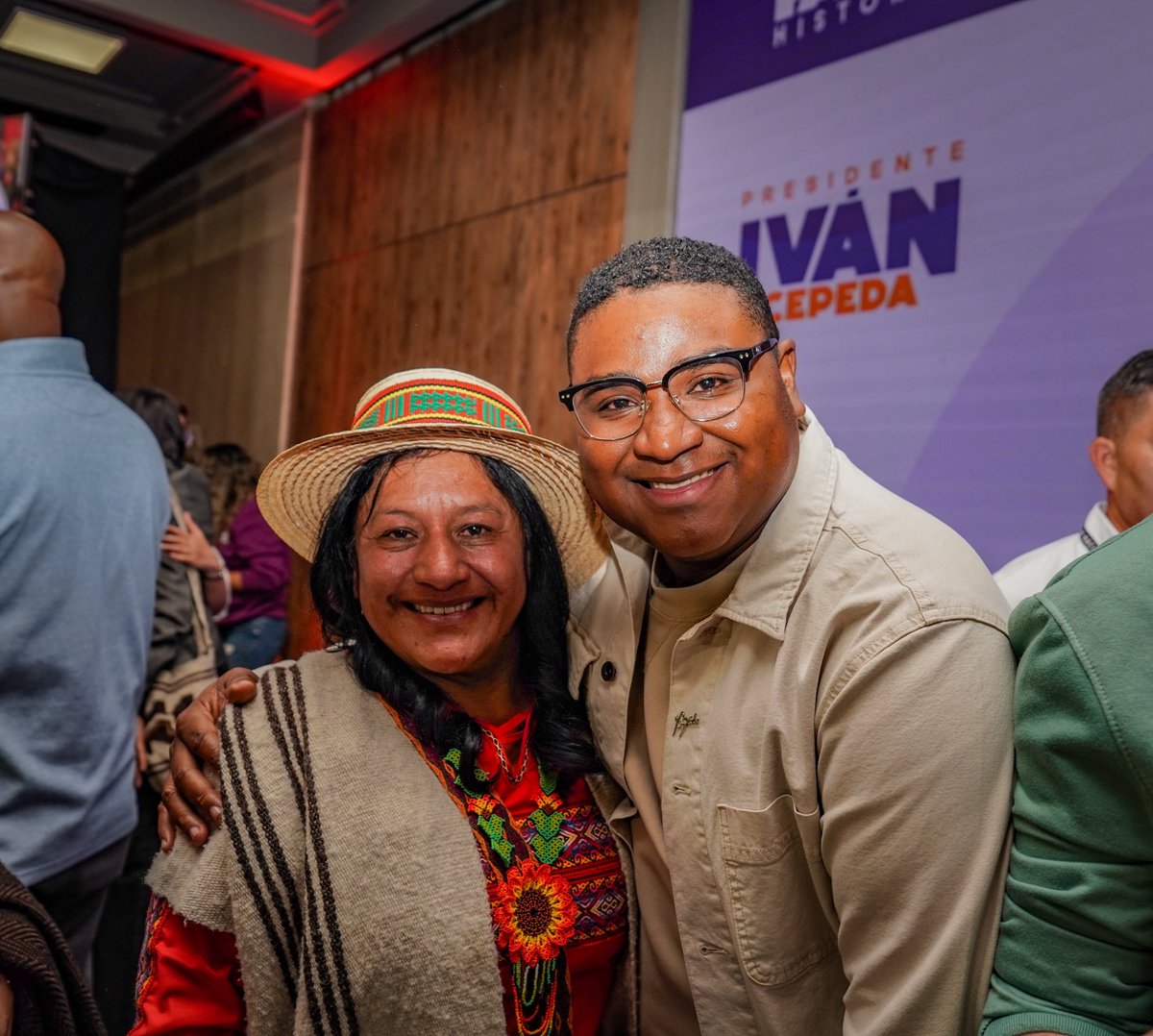 aida_quilcue's tweet photo. ¡Ni un paso atrás!✊🏽🇨🇴

Florecerá la vida, nunca más la muerte 🌀💕

Iván Cepeda Presidente 🇨🇴
Aida Quilcué Vicepresidenta🇨🇴 https://t.co/NhNdG3JJXB