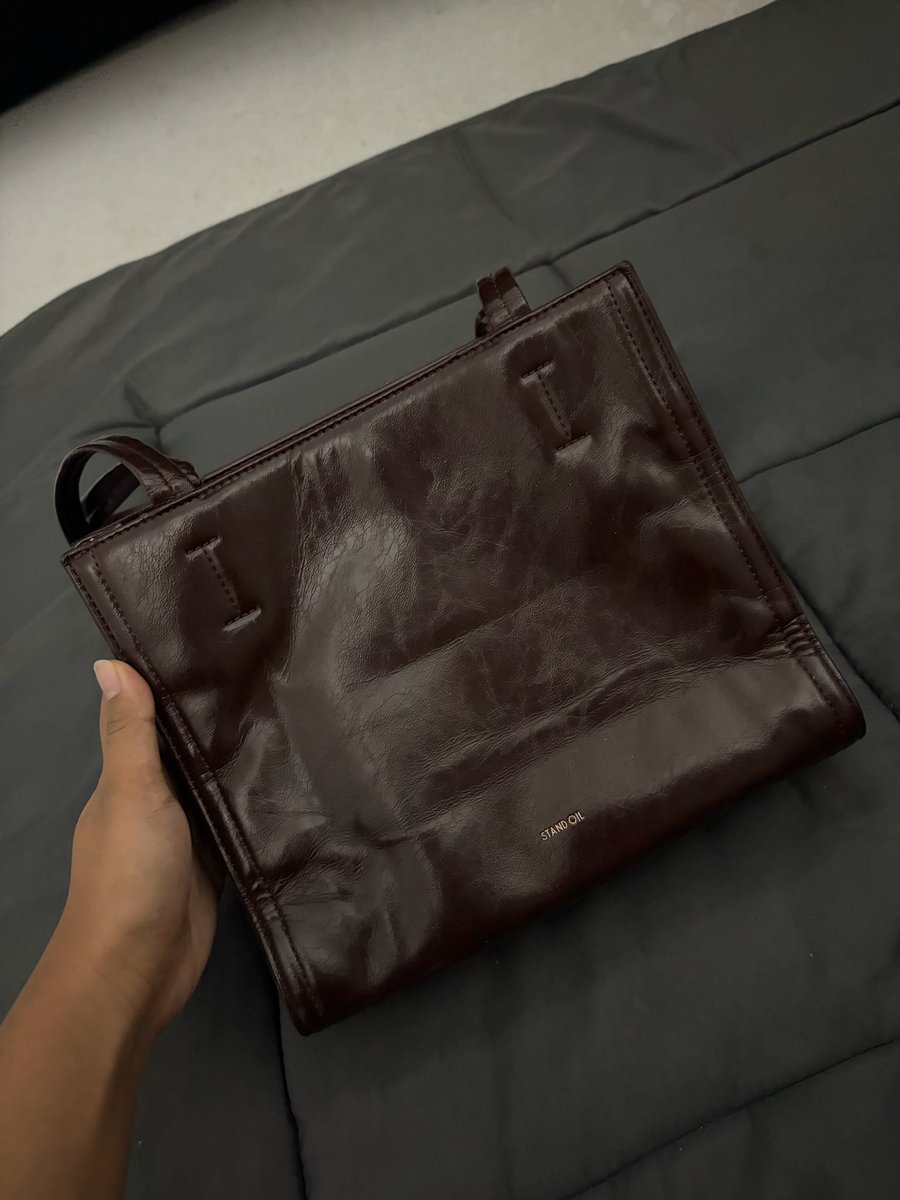 aalis_R's tweet photo. ส่งต่อกระเป๋า stand oil oblong bag mini
สีน้ำตาล 480 ส่งฟรี 

#standoil #standoilthailand
#กระเป๋ามือสอง https://t.co/SZEiLQxb0J