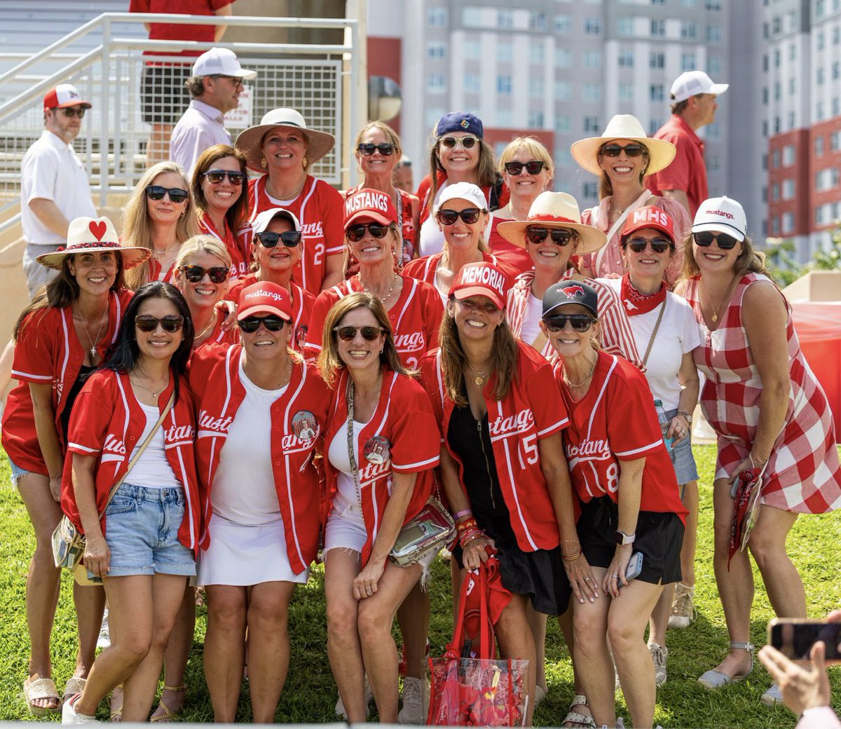 HayesHolly2's tweet photo. The best group of baseball moms. This has been a magical ride. https://t.co/jYFKHbWiz4