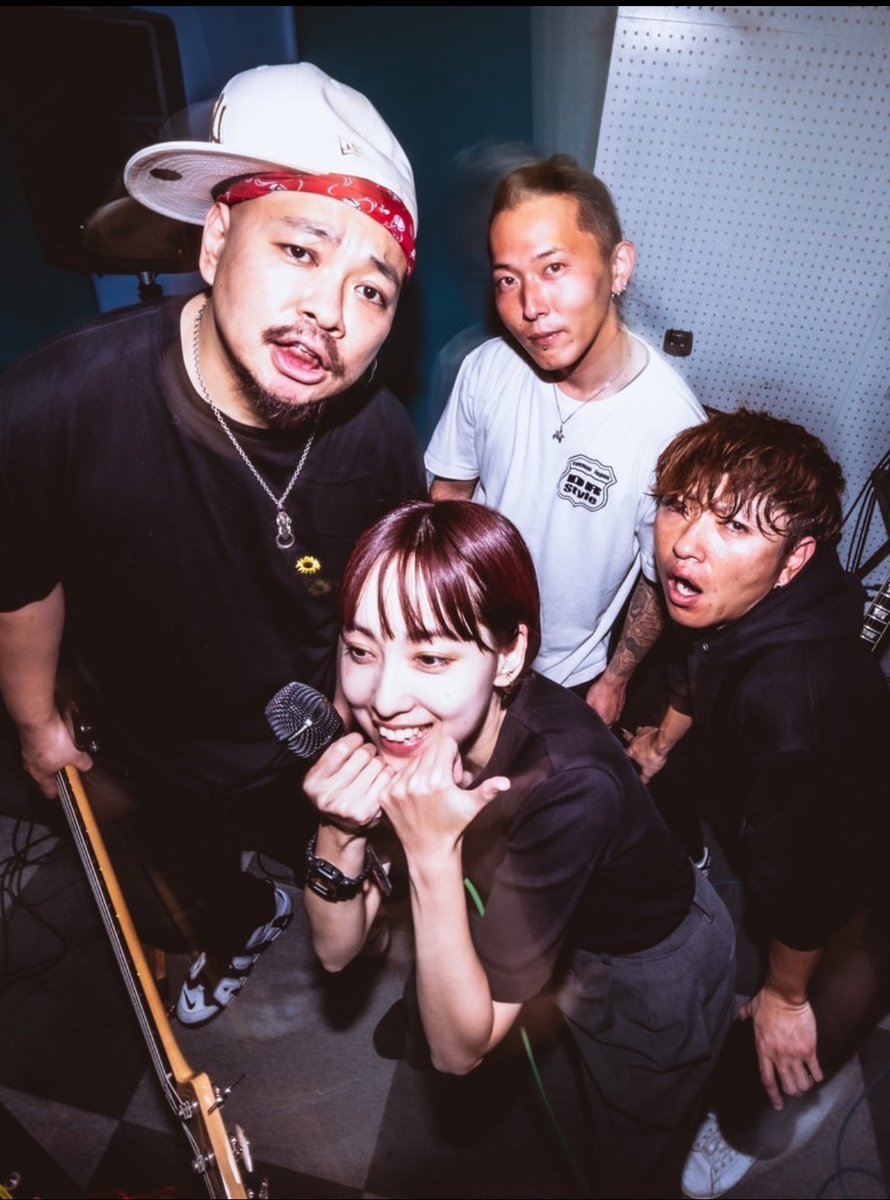 saki_axxy's tweet photo. 【㊗️】

6月1日ソロになって10年になりました！
10年いろんなドラマがあって
今日までなんとか歌えてることに心から
感謝します🙇‍♀️ほんまに！！

Anny▶︎7/11(土)@名古屋MUSICFARM

そしてミヤワキサキ🐗
2026.8月下旬に！！
3年ぶりに関東でのライブが決定しました！
※近日解禁

#助けて　#家賃 https://t.co/EZCKY8X482
