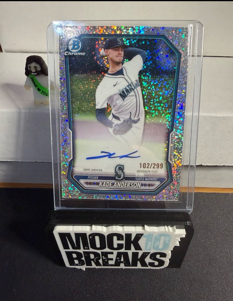 themightyelf159's tweet photo. HEY EVERYONE, @Mock10Breaks just had an INCREDIBLE BREAK!! here are some of the HITS that were pulled for team I bought, LET ME KNOW IF YOUR INTERESTED IN ANY!! ( more in the comments!! ) 
#TheHobby https://t.co/YuLdXgFEKl
