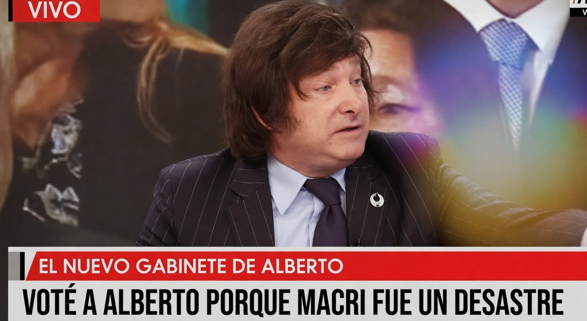 BastaPosta's tweet photo. Cuando los de LLA te quieran correr, respondeles con este frame. 
Las personas de bien no militamos ni votamos a Alberto; la bolsa de traumas que nos gobierna, sí. https://t.co/zFt0VCzx69