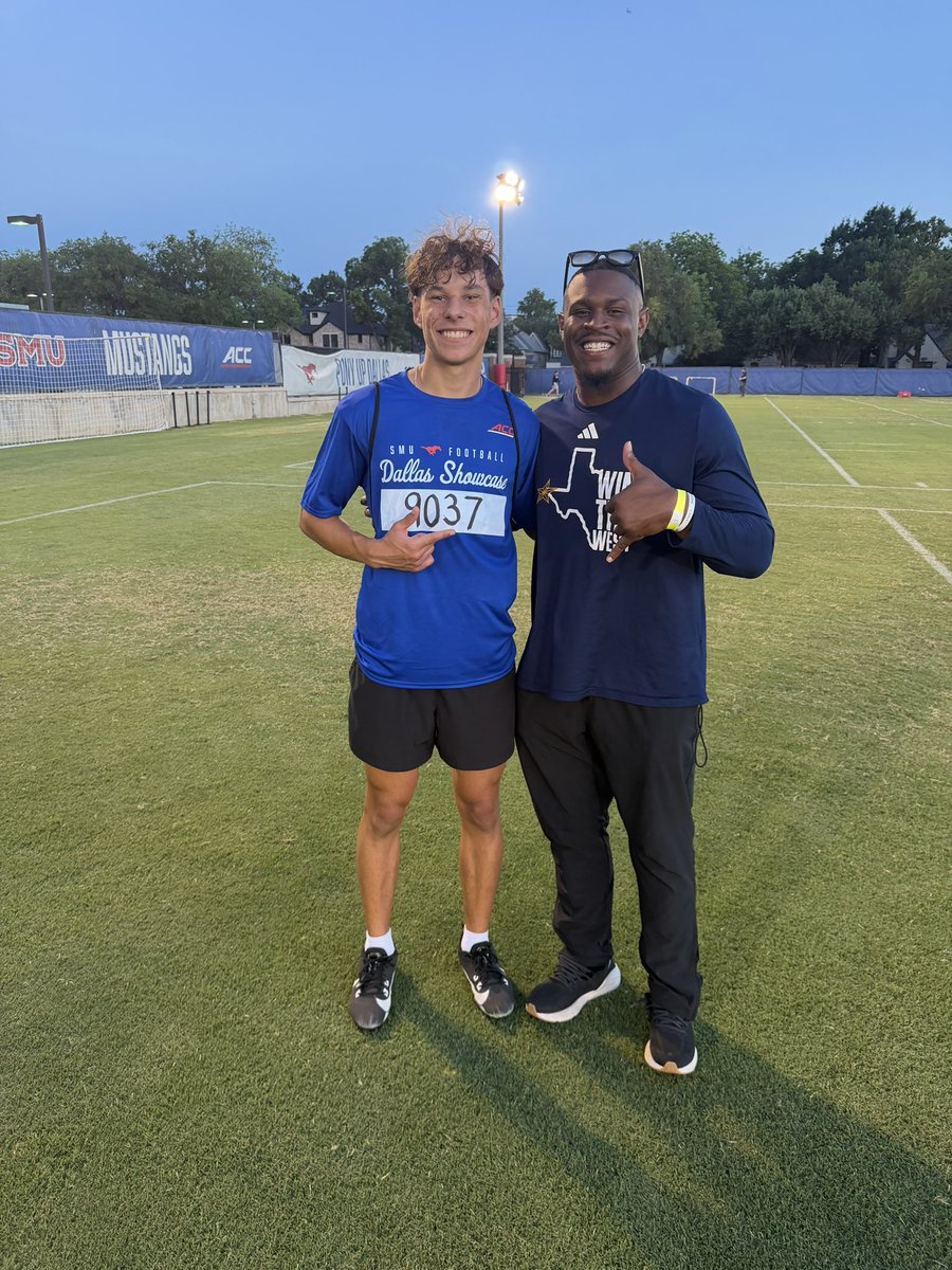AndrewGaddis_11's tweet photo. After a great SMU camp, I am blessed to receive my first d1 offer to play football at UTEP! Thank you to coach @Coach_Brookins for the opportunity https://t.co/duKDrZO7Ru